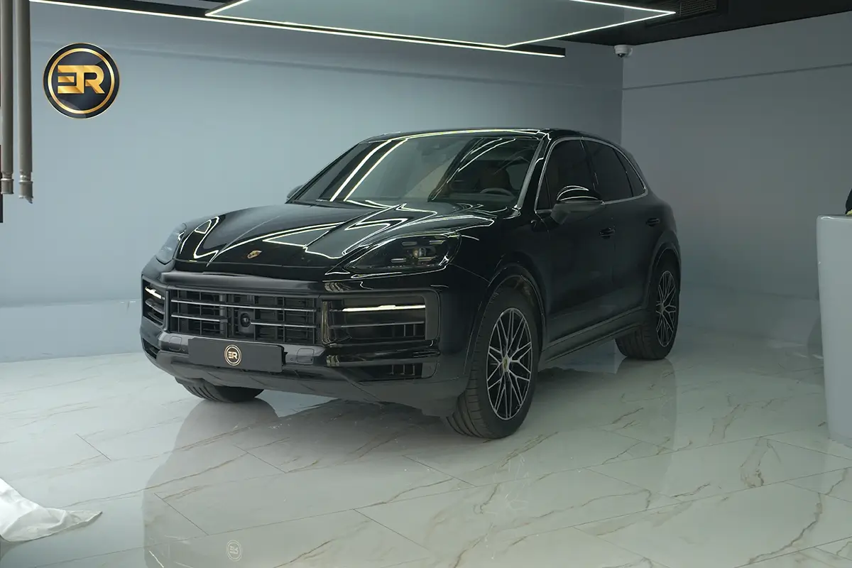 Rent Porsche Cayenne Black in Dubai