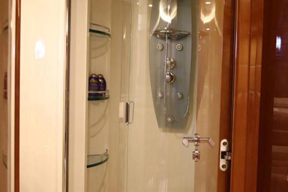 Azimut-Yachts-Azimut-98-Leonardo_0001_img67_result