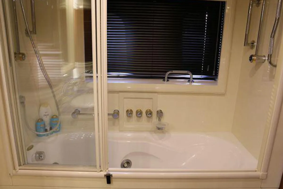 Azimut-Yachts-Azimut-98-Leonardo_0006_img58_result