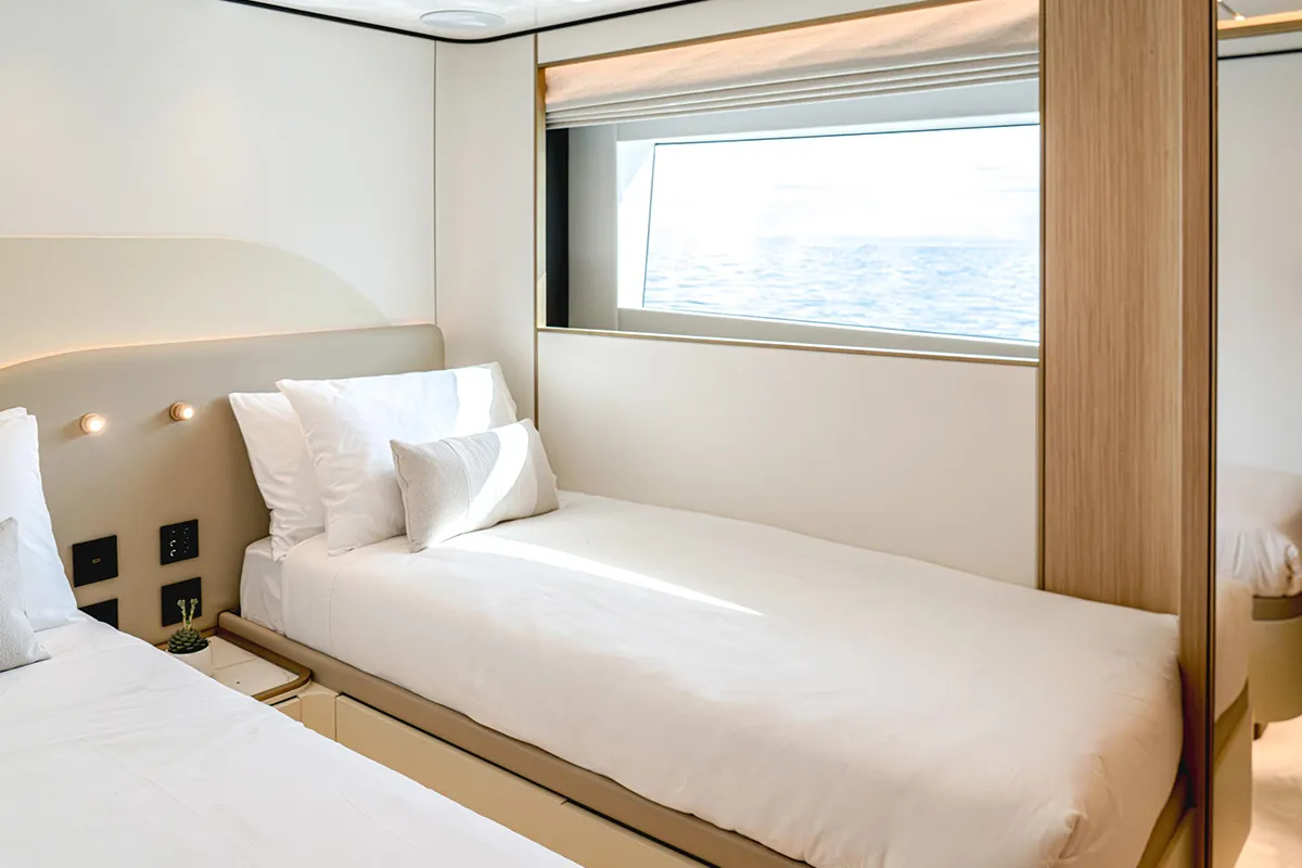 Majesty-100_0004_img119_result