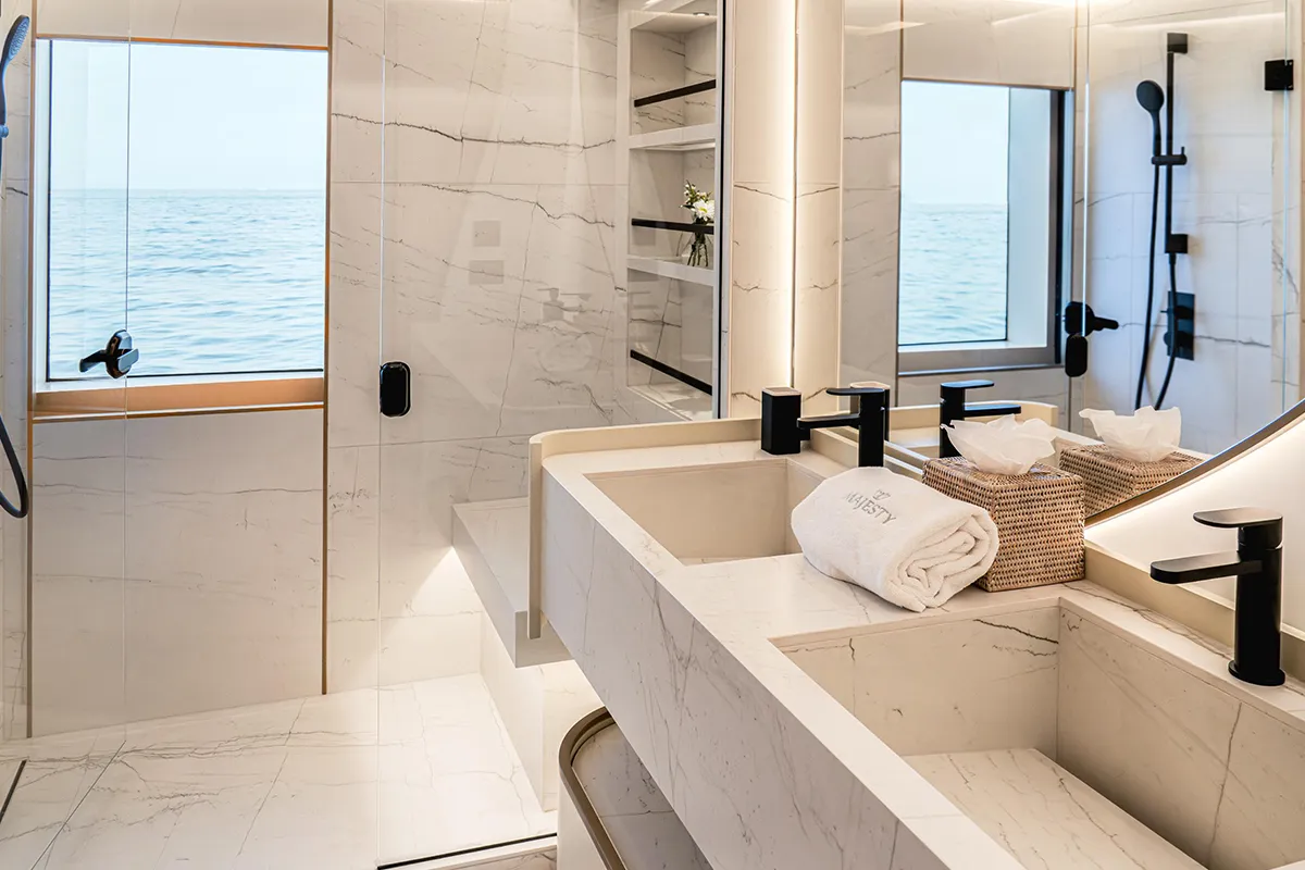 Majesty-100_0012_img91_result