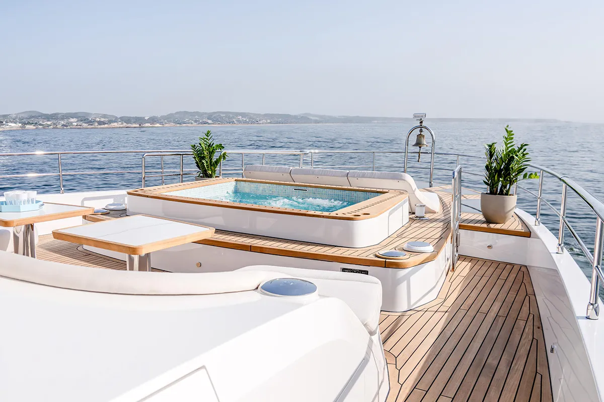 Majesty-100_0025_img39_result