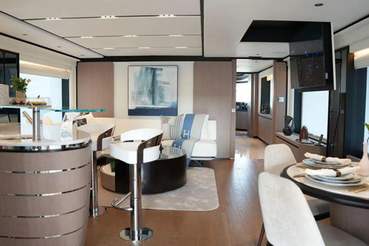 Majesty-120_0011_img38_result