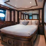 Benetti 115 Classic - Master Cabin