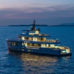 BEE Explorer Yacht - Helm Station