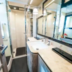 2022 Azimut Magellano 66 - VIP Cabin