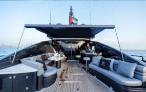 2004 Sunseeker Predator 95 - Front View